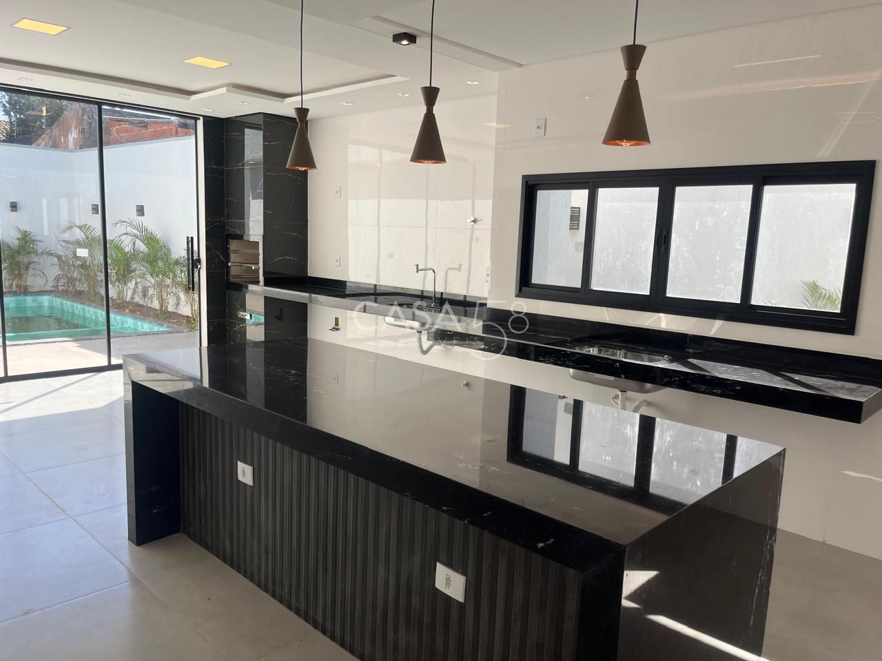 Casa de Alto Padrão – 4 Suítes Plenas