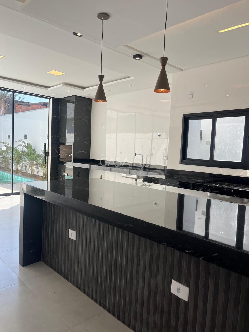 Casa de Alto Padrão – 4 Suítes Plenas