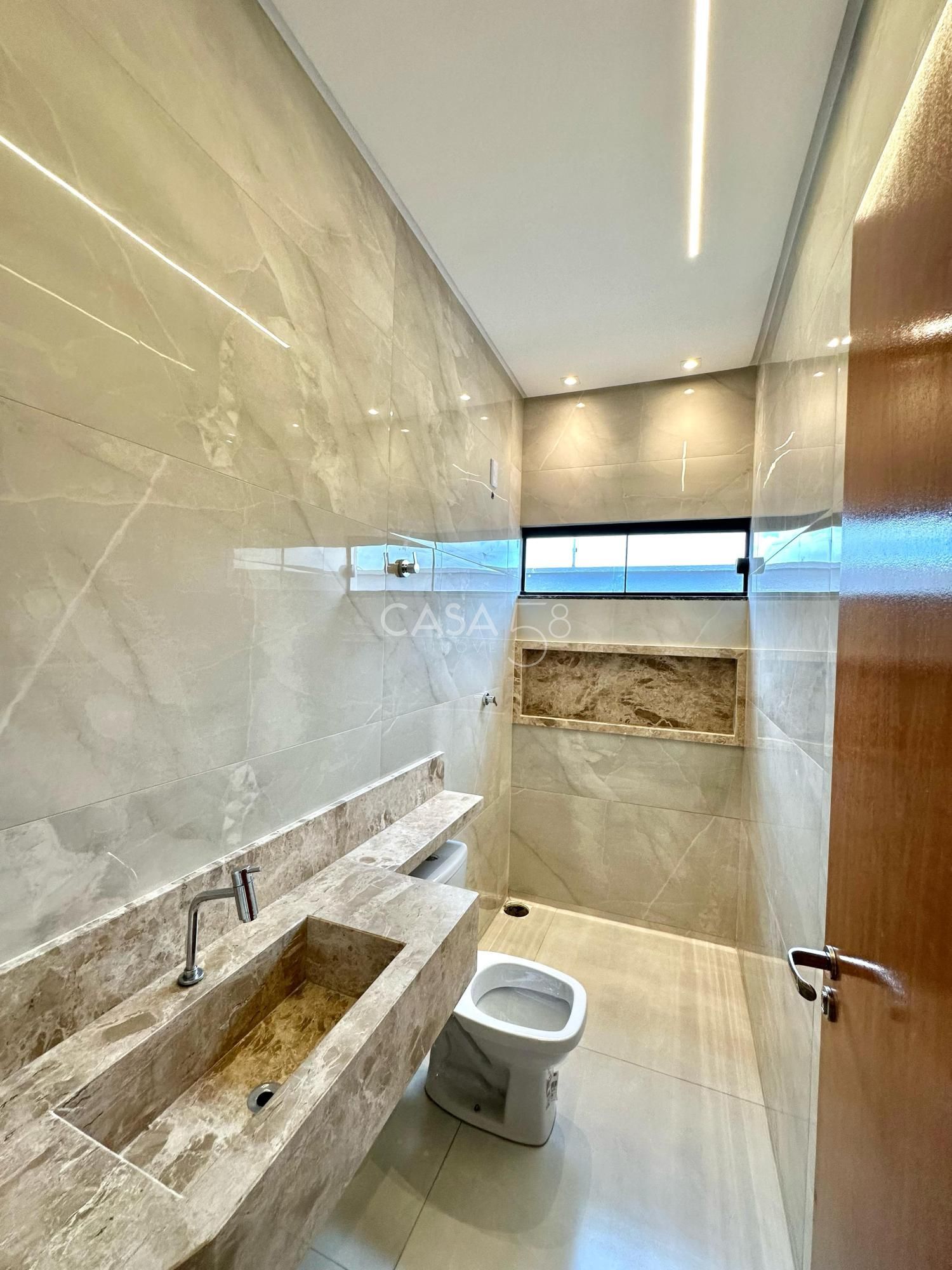 Casa moderna à venda no Residencial Monte Cristo – 3 quartos, suíte, quintal