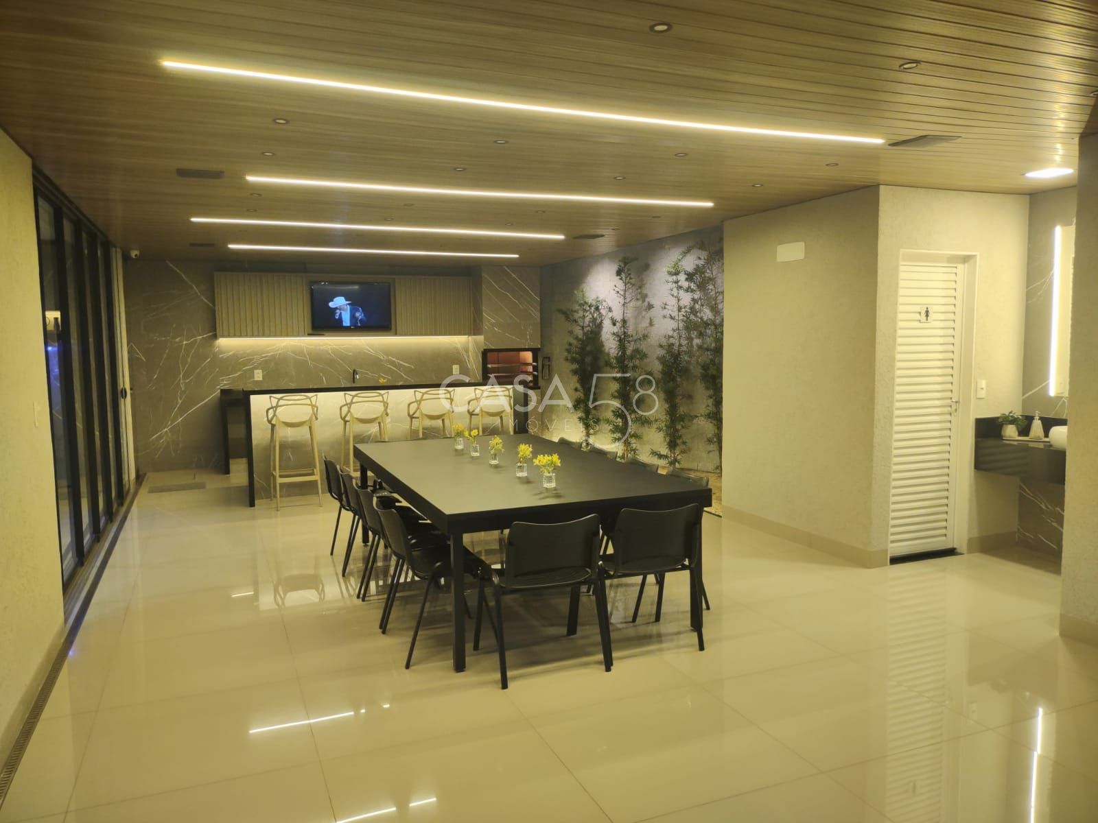 Casa Térrea de Alto Padrão no Setor Bueno – 5 Quartos, 3 Suítes,