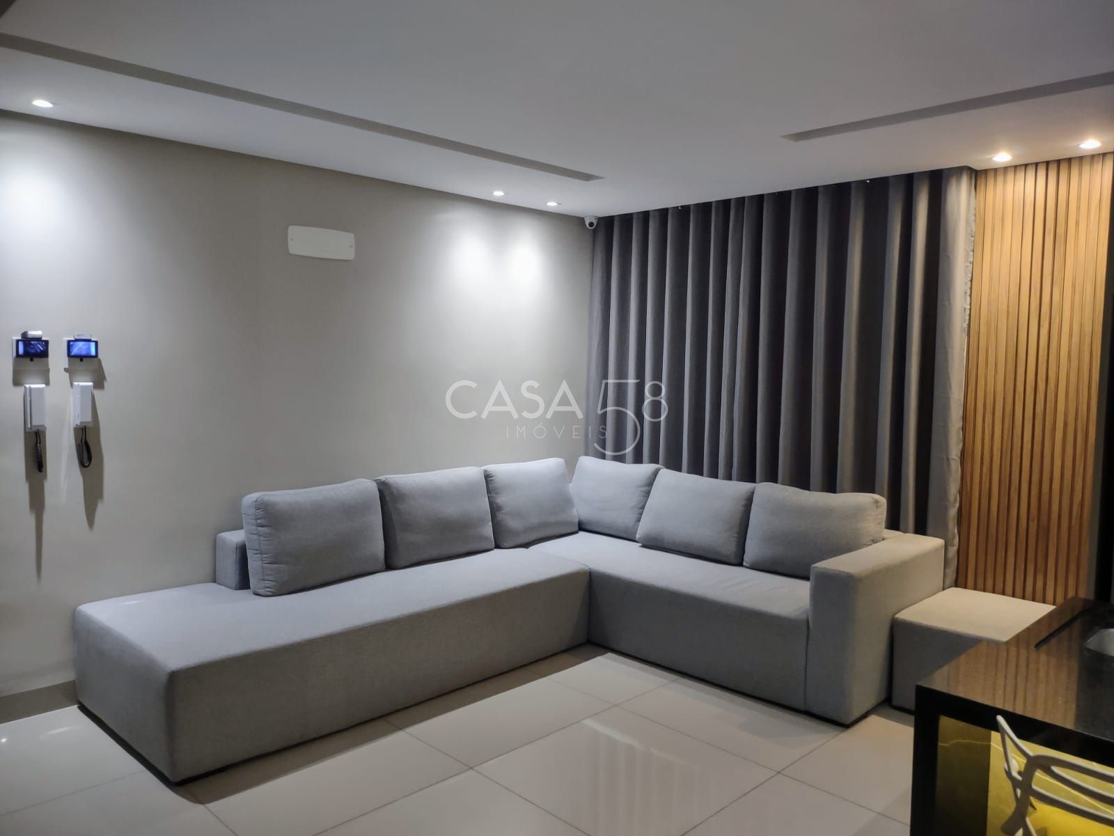 Casa Térrea de Alto Padrão no Setor Bueno – 5 Quartos, 3 Suítes,