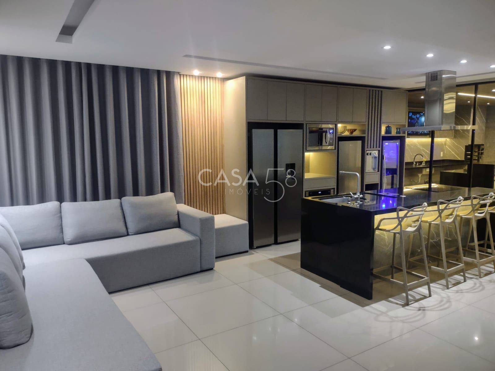 Casa Térrea de Alto Padrão no Setor Bueno – 5 Quartos, 3 Suítes,