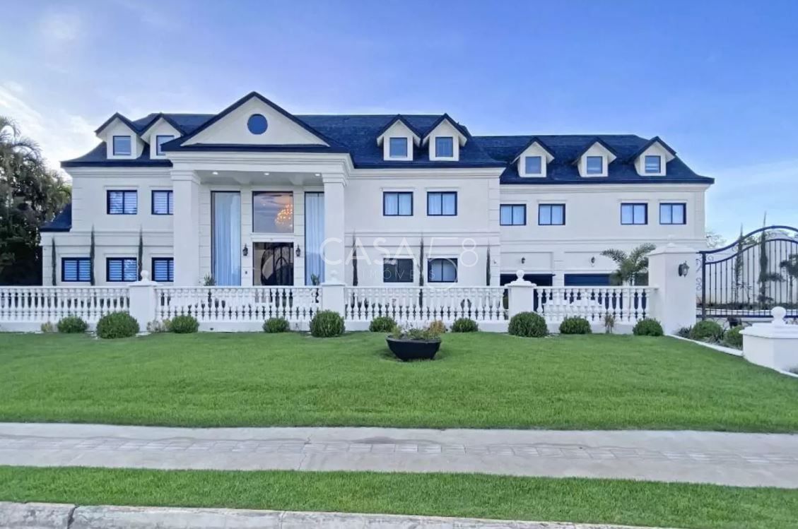 Sobrado Mansão de Luxo em condominio fechado, sendo 07 quarttos e 7  Suítes, em