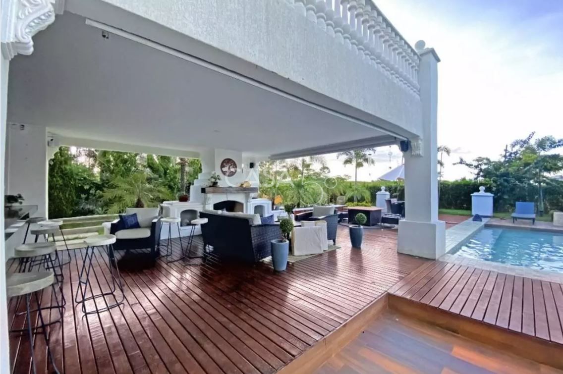 Sobrado Mansão de Luxo em condominio fechado, sendo 07 quarttos e 7  Suítes, em