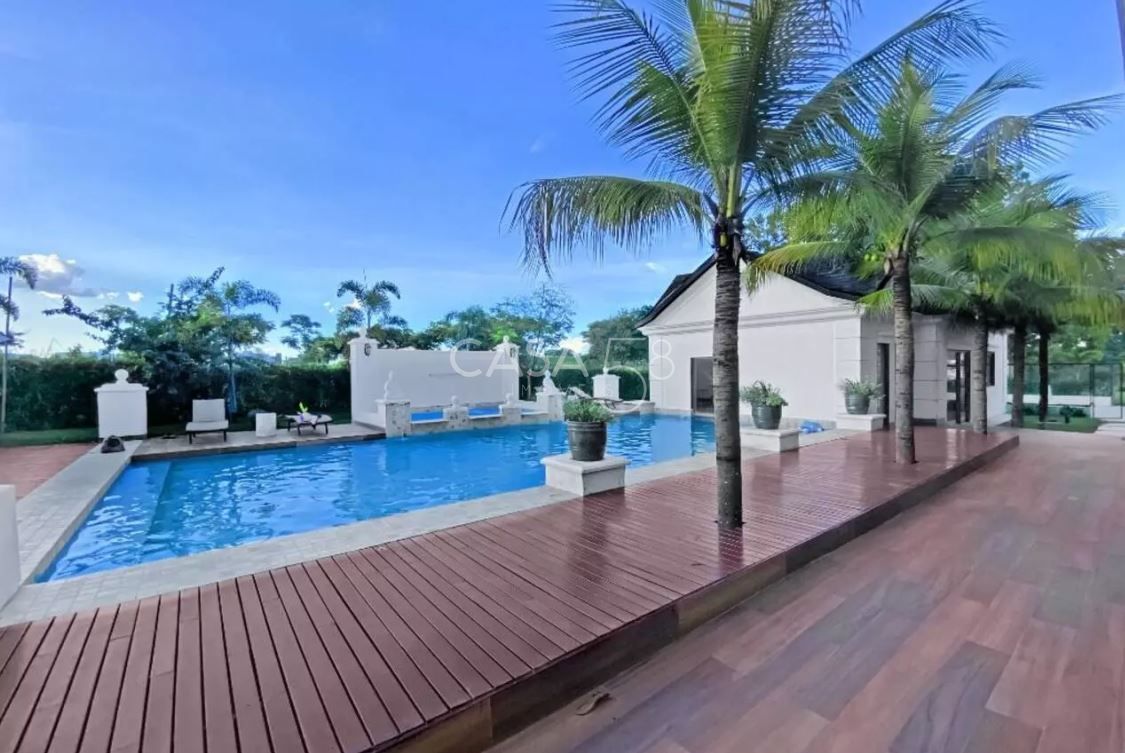 Sobrado Mansão de Luxo em condominio fechado, sendo 07 quarttos e 7  Suítes, em