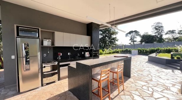 Casa de Campo em condomínio fechado