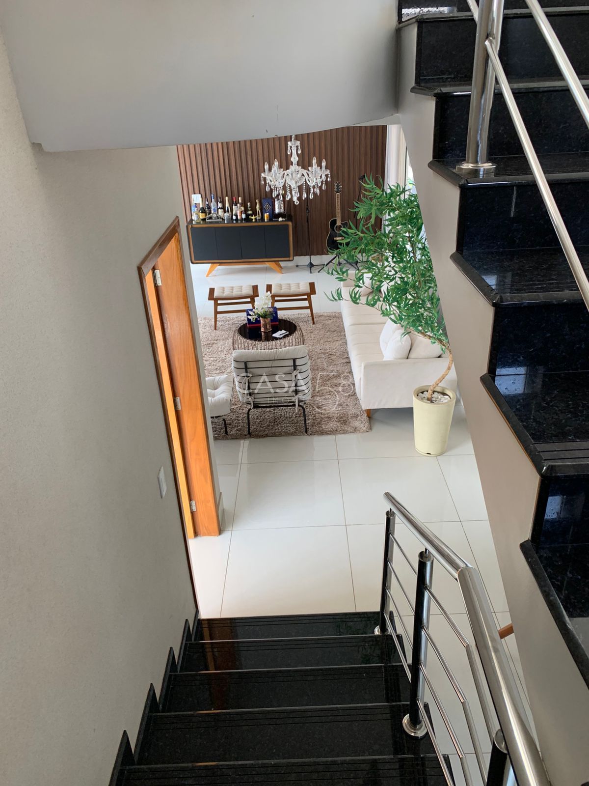 Sobrado de Esquina à Venda no Jardins Madri |3 suites| Piscina | – Goiânia/GO