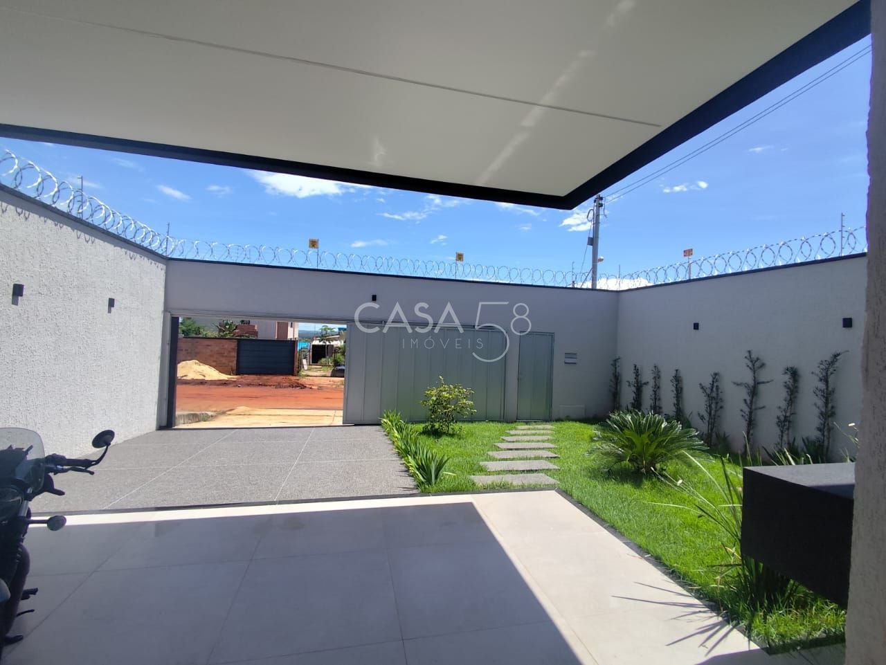 Casa Nova de Alto Padrão – 3 Quartos – Recanto do Bosque | Goiânia