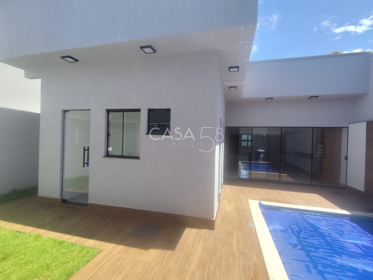 Casa Nova de Alto Padrão – 3 Quartos – Recanto do Bosque | Goiânia