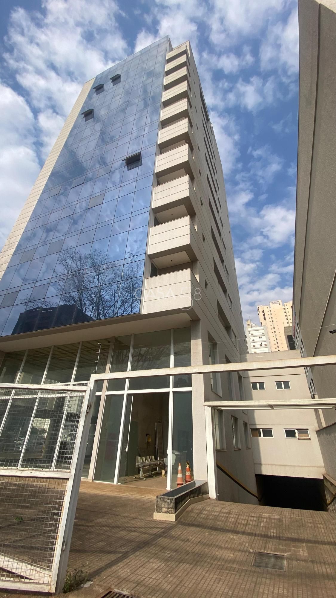 Prédio Comercial de Alto Padrão — 98% Concluído, Pronto para Lucrar.