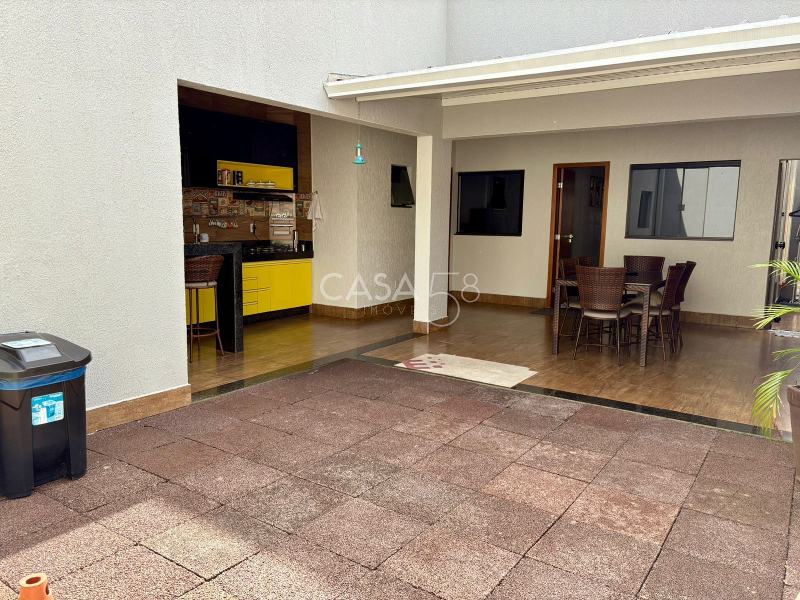 Sobrado Espaçoso no Jardim Atlântico – Alto Padrão e Localização Privilegiada