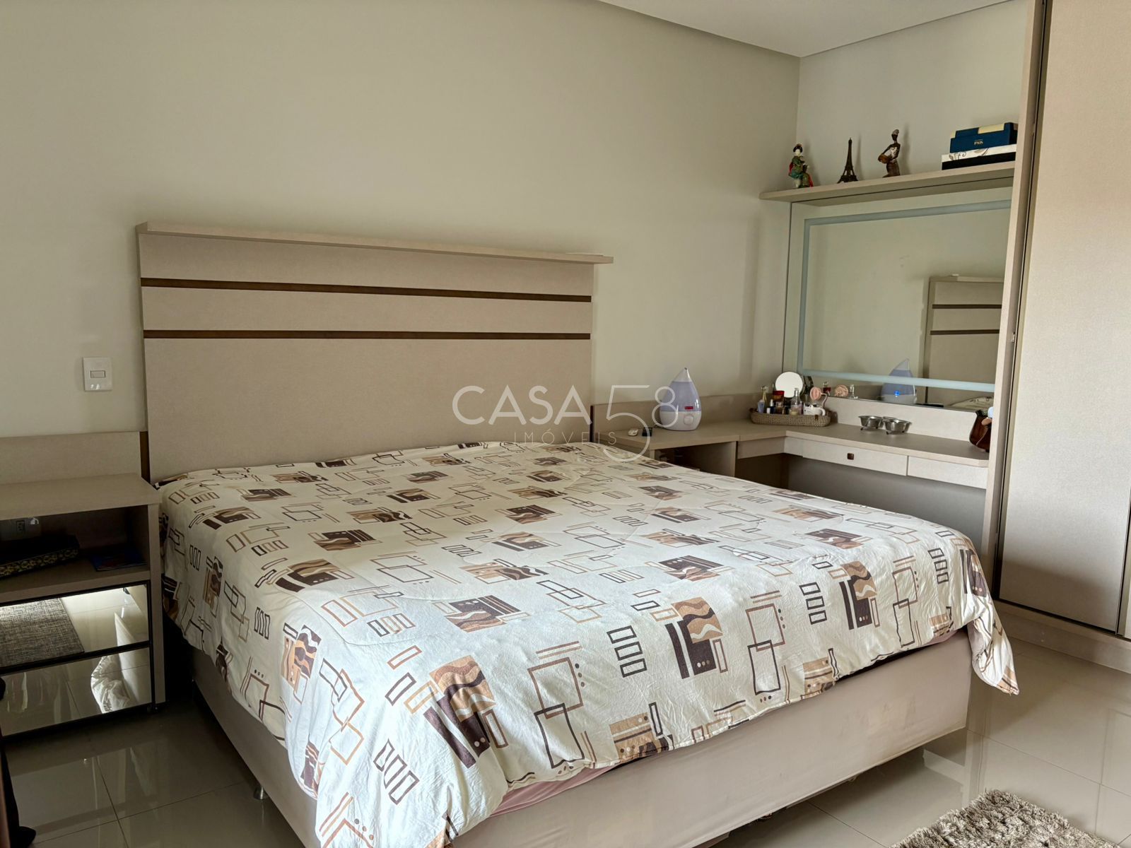 Sobrado Espaçoso no Jardim Atlântico – Alto Padrão e Localização Privilegiada