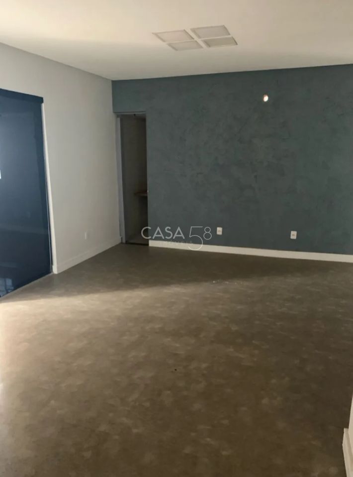 Imóvel Comercial à Venda no Centro de Goiânia na rua 8