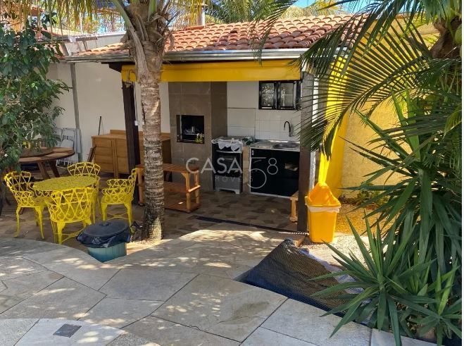 Casa a venda 3 Quartos sendo 3 suites em Pirenopolis-GO.