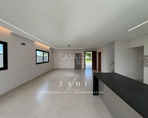 Sobrado no Condomínio Parqville Jacarandá