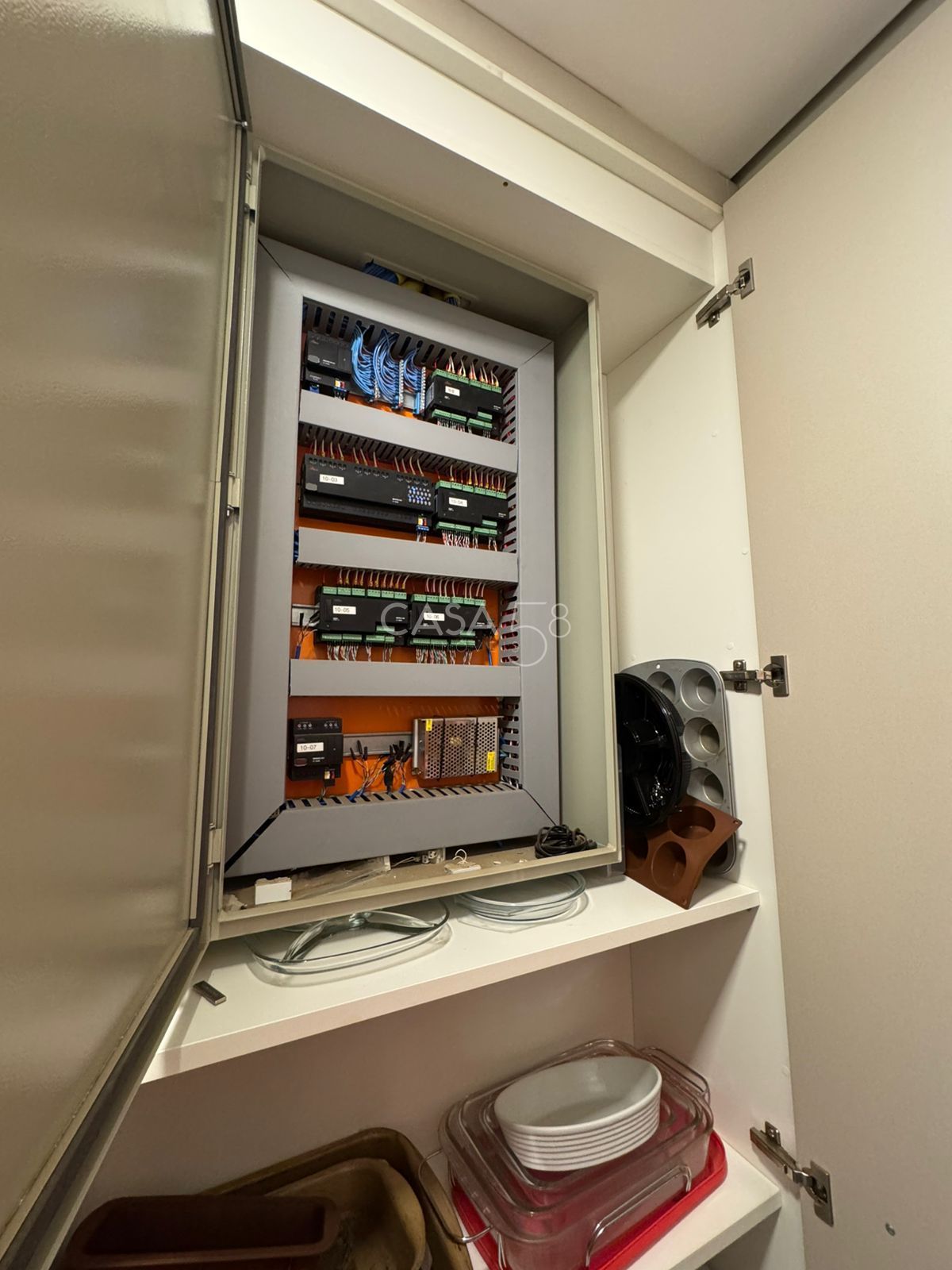 Apartamento Térreo de Alto Padrão à Venda com 4 Suítes, 4 Vagas e 286 m²