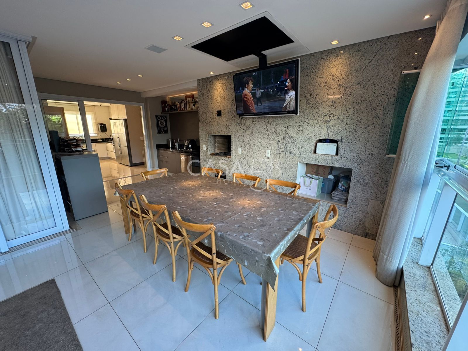 Apartamento Térreo de Alto Padrão à Venda com 4 Suítes, 4 Vagas e 286 m²