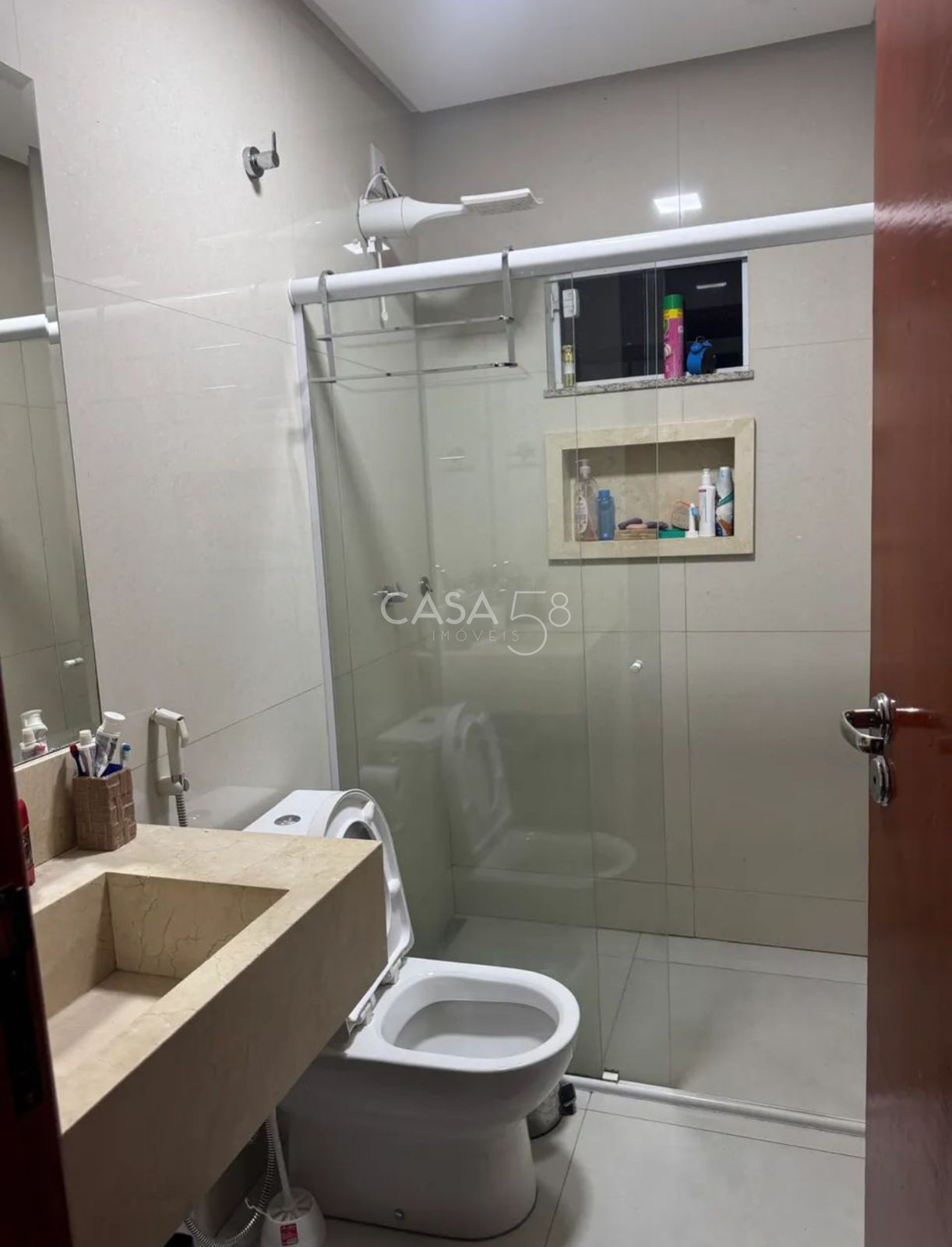 Casa Térrea à Venda no Jardim Atlântico – Lote Inteiro e Repleta de Conforto!