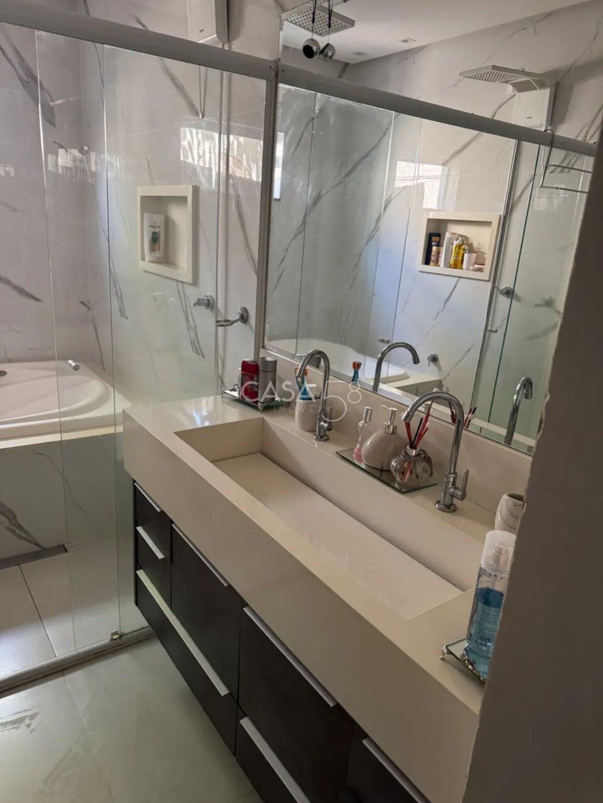 Casa Térrea à Venda no Jardim Atlântico – Lote Inteiro e Repleta de Conforto!