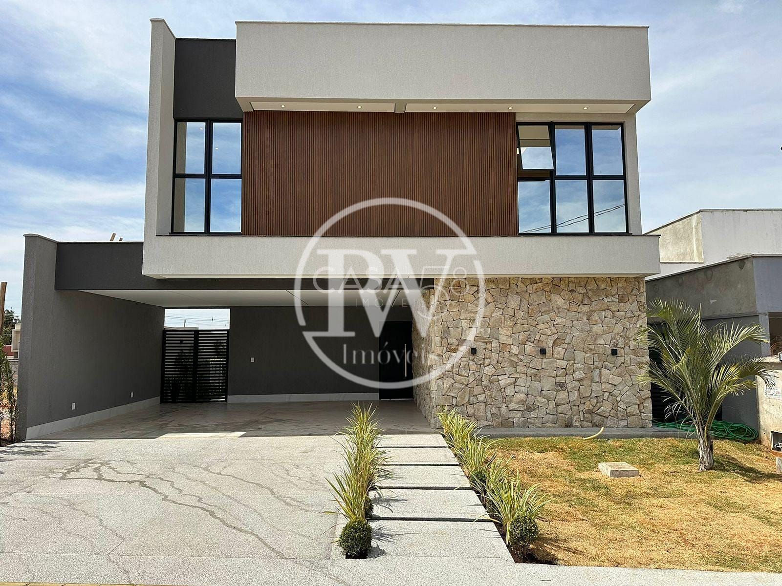 Sobrado no Jardins Nápoles – 4 Suítes – 263m² – Piscina Aquecida