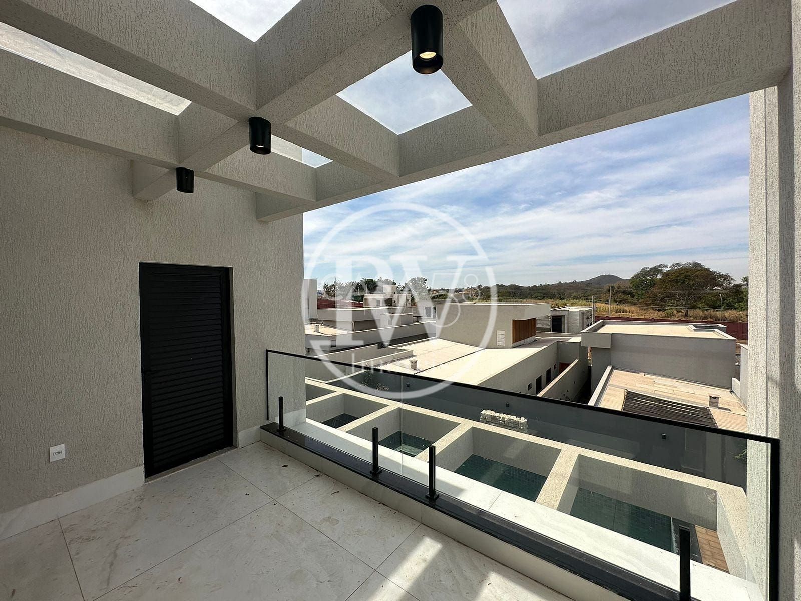 Sobrado no Jardins Nápoles – 4 Suítes – 263m² – Piscina Aquecida