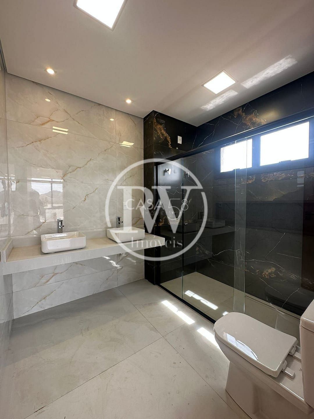 Sobrado no Jardins Nápoles – 4 Suítes – 263m² – Piscina Aquecida