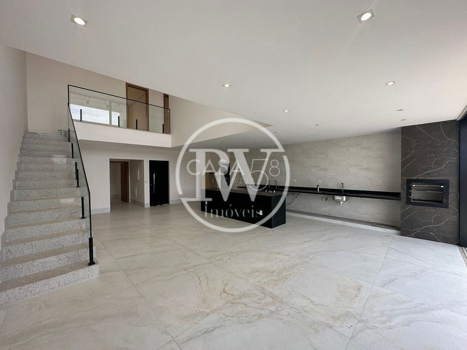 Sobrado no Jardins Nápoles – 4 Suítes – 263m² – Piscina Aquecida