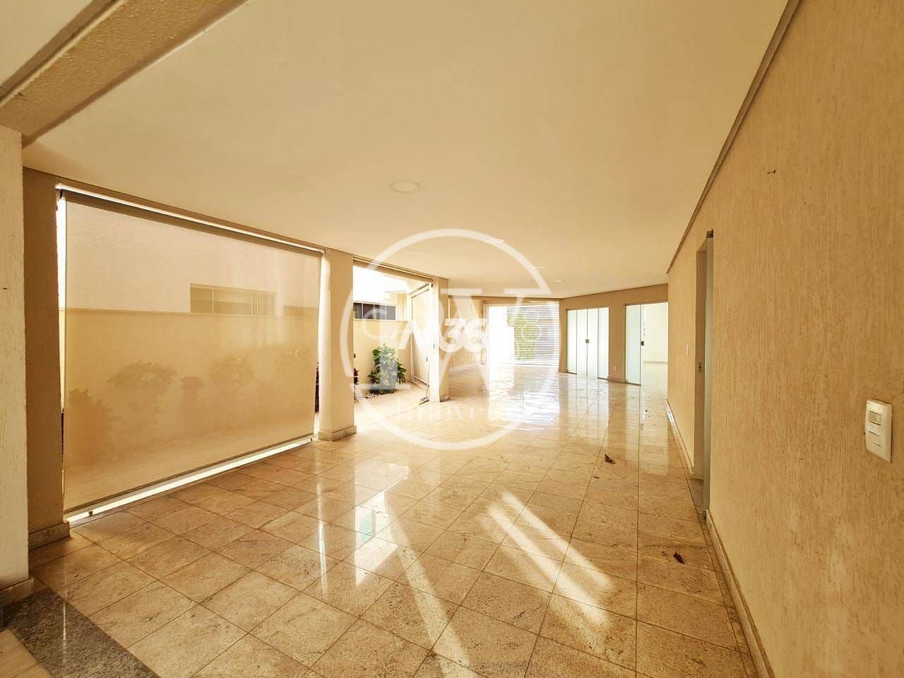 Sobrado à venda, 4 quartos sendo 4 suites, Jardins Milão, Goiânia, GO