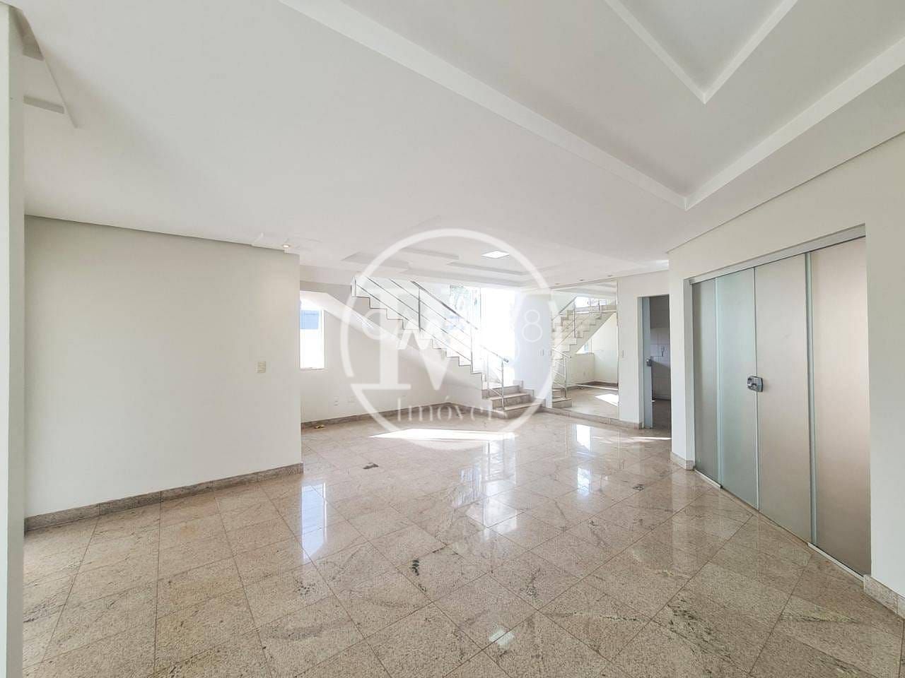 Sobrado à venda, 4 quartos sendo 4 suites, Jardins Milão, Goiânia, GO