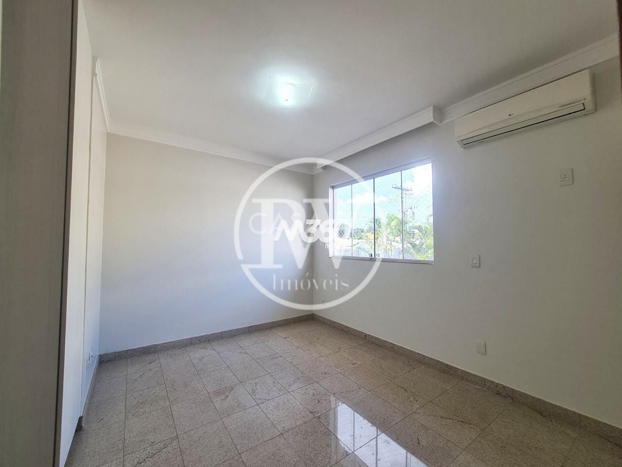 Sobrado à venda, 4 quartos sendo 4 suites, Jardins Milão, Goiânia, GO