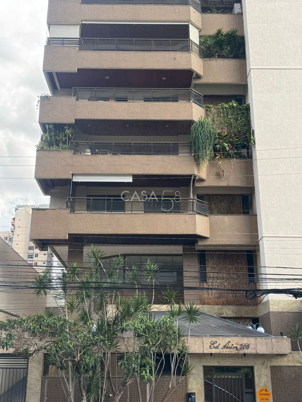 Apartamento à Venda - 4 Quartos - 1 Suíte com 214 m² - Goiânia - GO