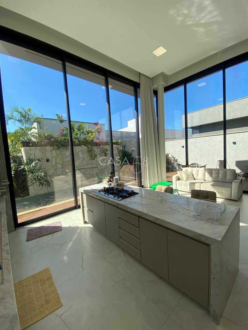 Casa Térrea Mobiliada e Decorada em Goiânia – Piscina Aquecida - 3 Suítes