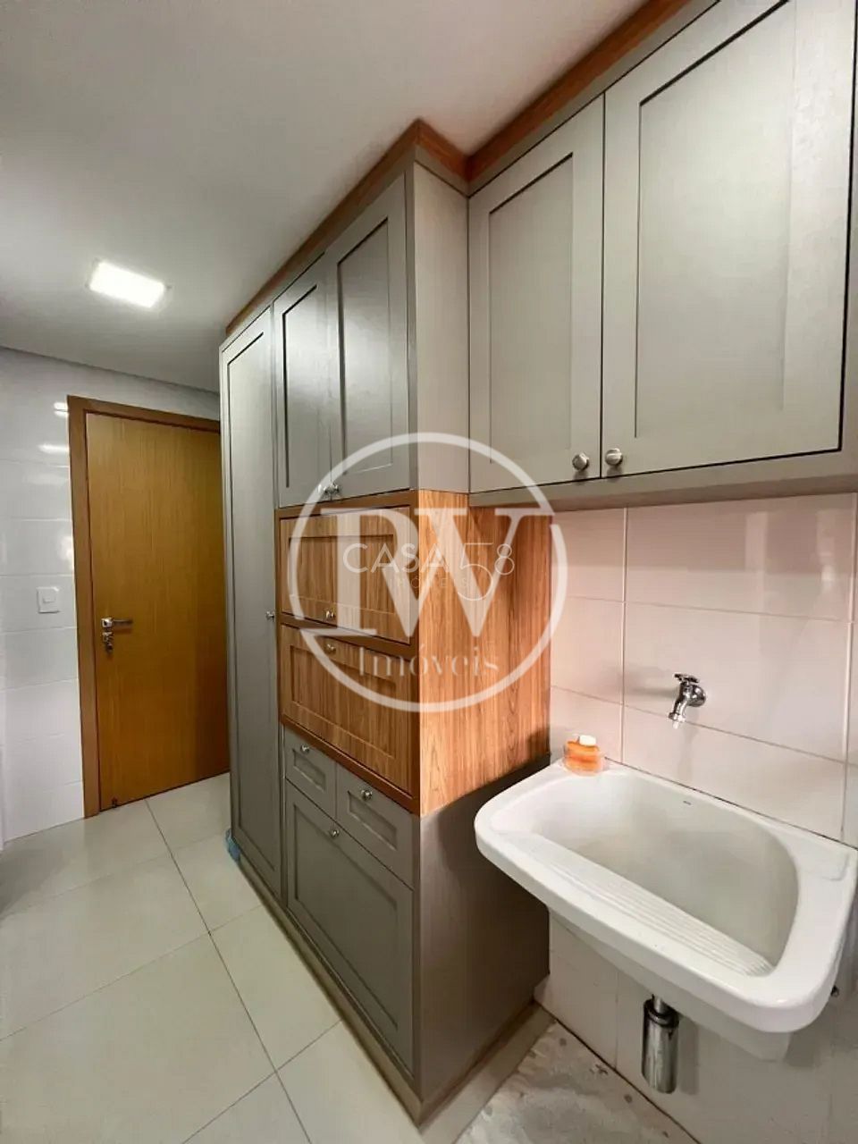 Apartamento à venda, Jardim América - Condomínio Essência 3 Suítes, 4 Banheiros
