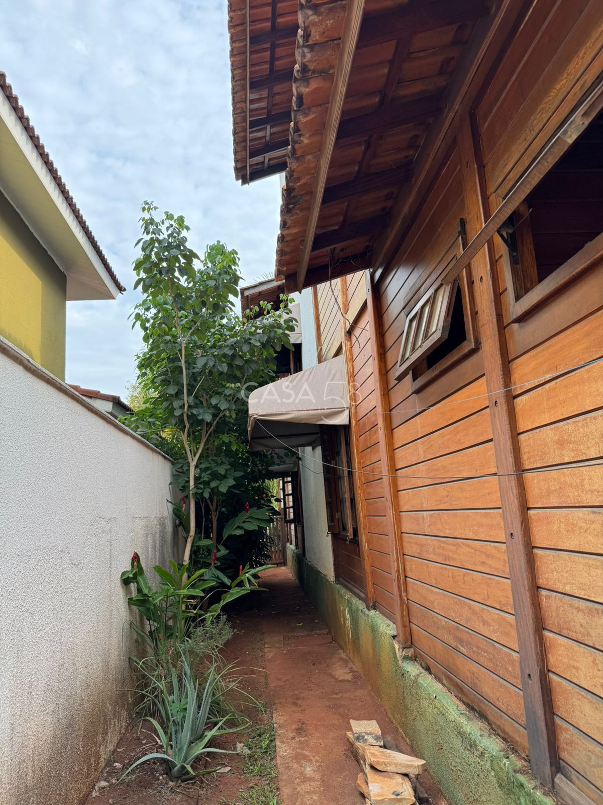 Sobrado 4 Suítes no Portal do Sol 1 – Estilo Rústico - Piscina e Aceita Permuta