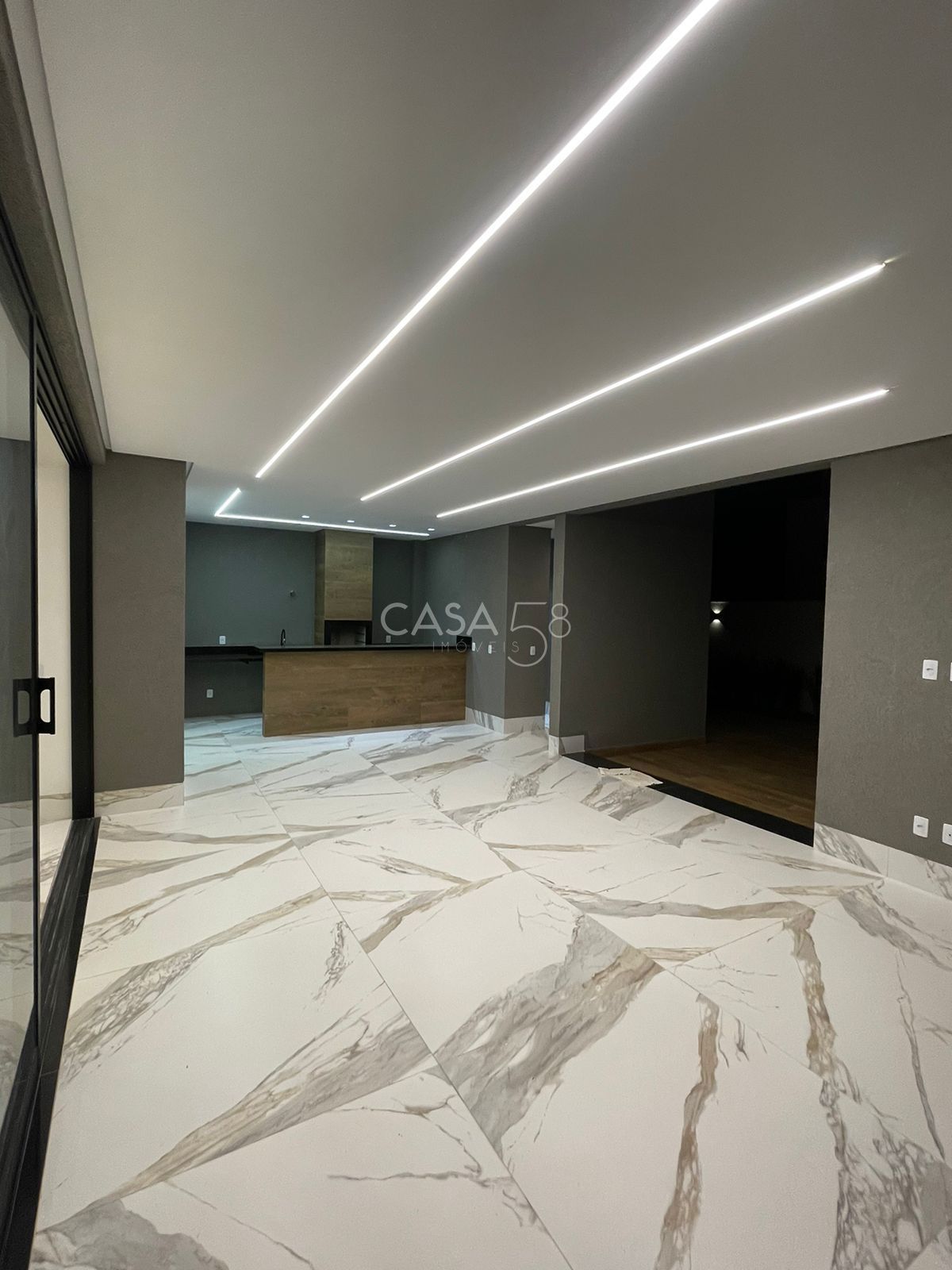 Sobrado de Luxo com 4 Suítes, Office e Lazer Completo - 325m²