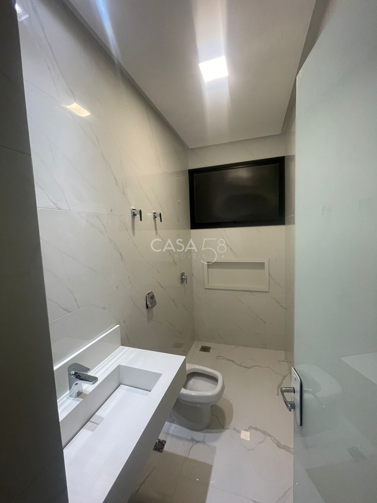 Sobrado de Luxo com 4 Suítes, Office e Lazer Completo - 325m²