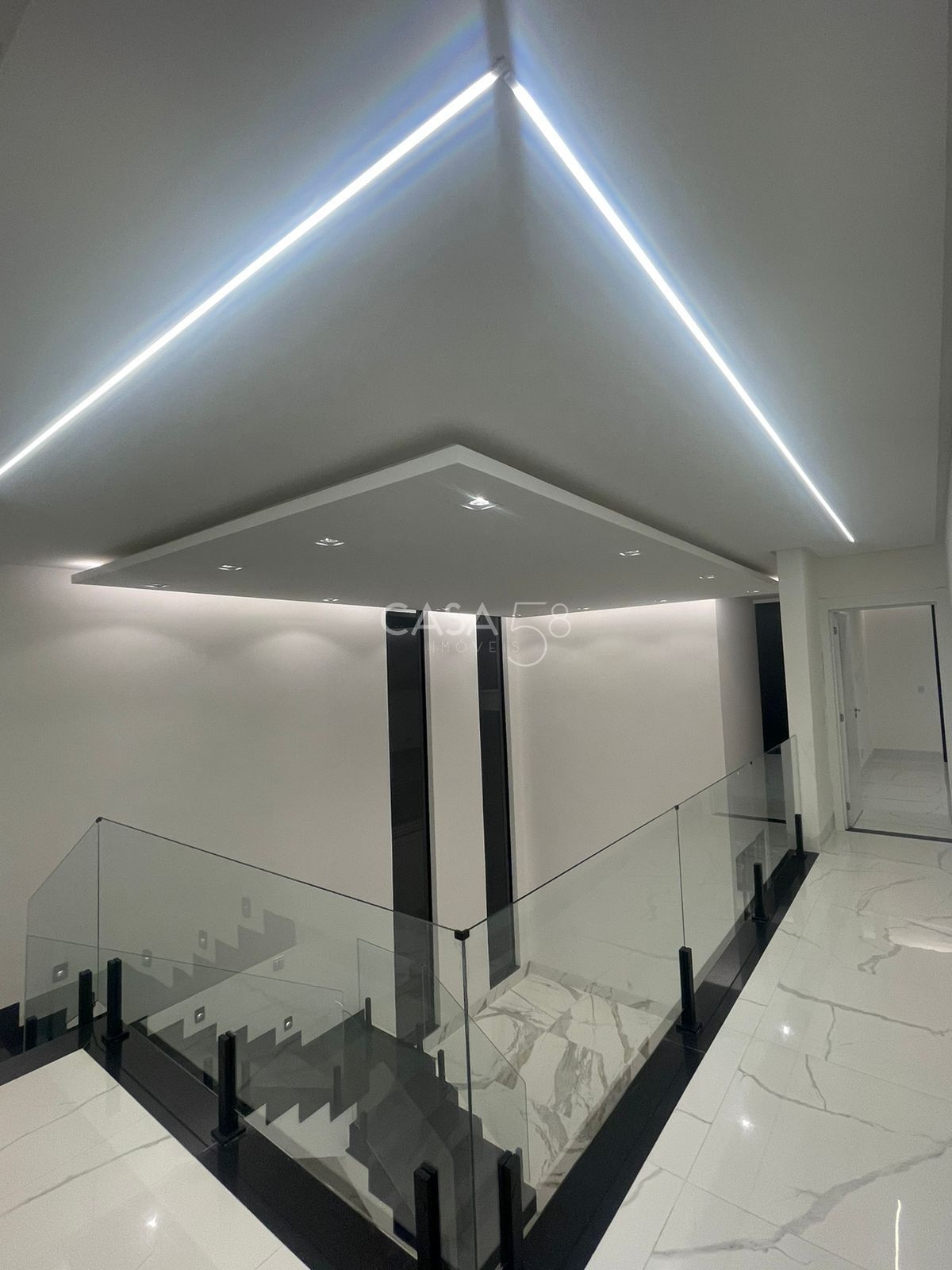 Sobrado de Luxo com 4 Suítes, Office e Lazer Completo - 325m²