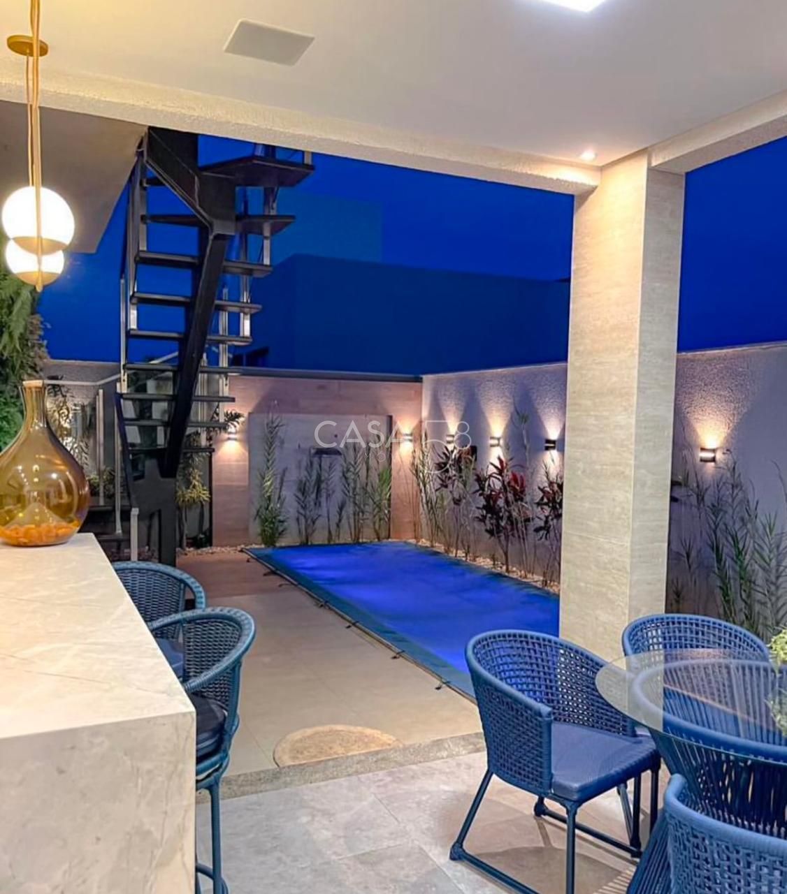 Casa Térrea à Venda no Jardins Nápoles – 3 Quartos, Piscina e Semi-Mobiliada