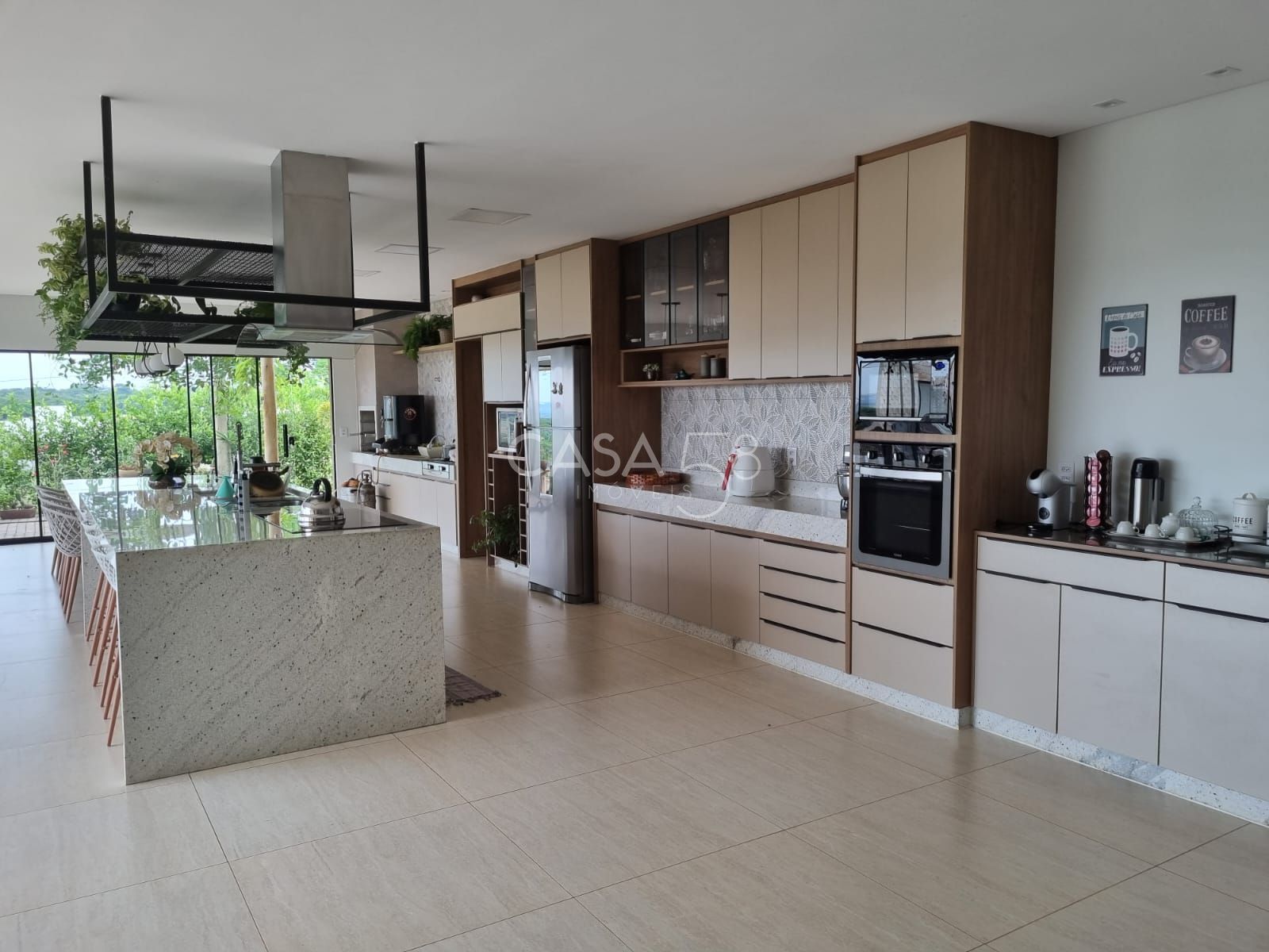 Casa no Condomínio Estância do Bosque – Lote de 2.010m² com Vista e Piscina