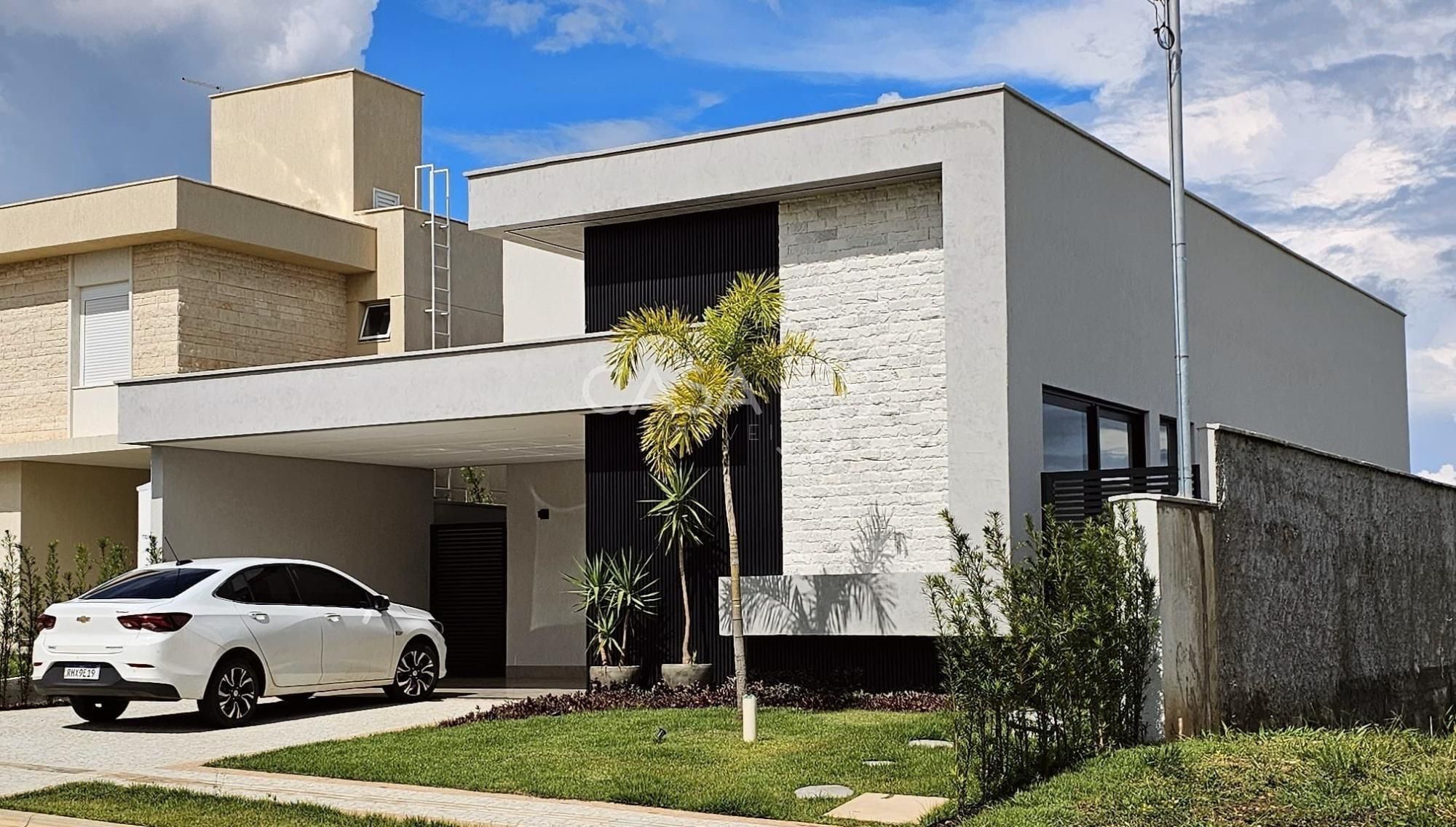 Casa Térrea no Jardins Nápoles – 3 Suítes Energia Fotovoltaica e Aceita Permuta