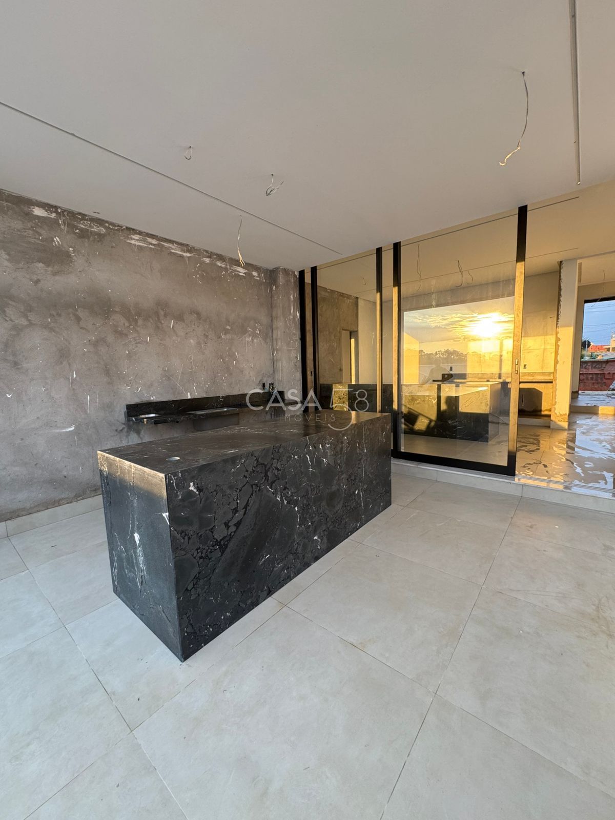 Casa Nascente 242m² com 3 Suítes e Home Office - Lote 360m² - 4 Vagas