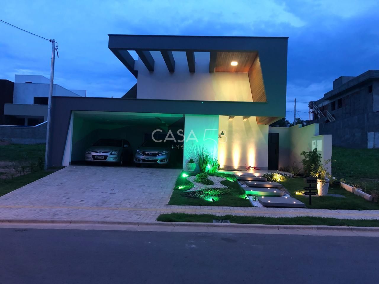 Sobrado de Alto Padrão à Venda no Jardins Barcelona - 4 Quartos, Piscina