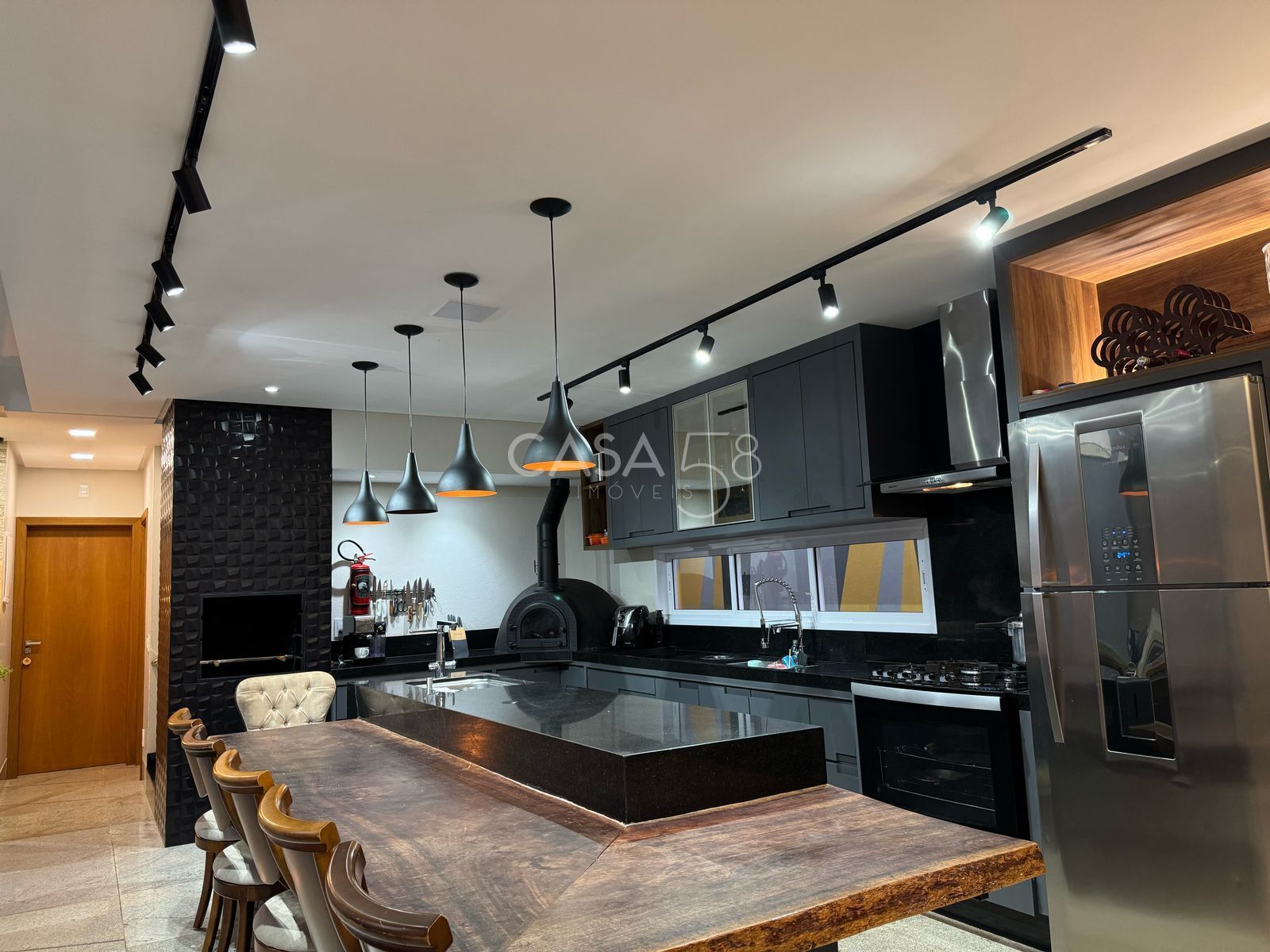 Sobrado de Alto Padrão à Venda no Jardins Barcelona - 4 Quartos, Piscina