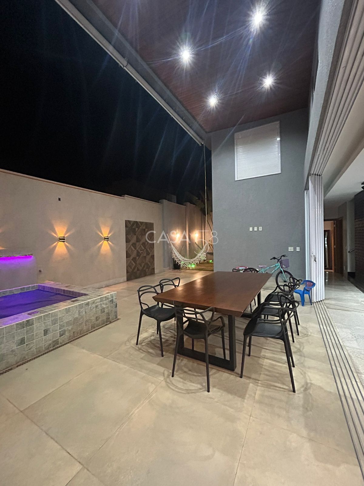 Sobrado de Alto Padrão à Venda no Jardins Barcelona - 4 Quartos, Piscina