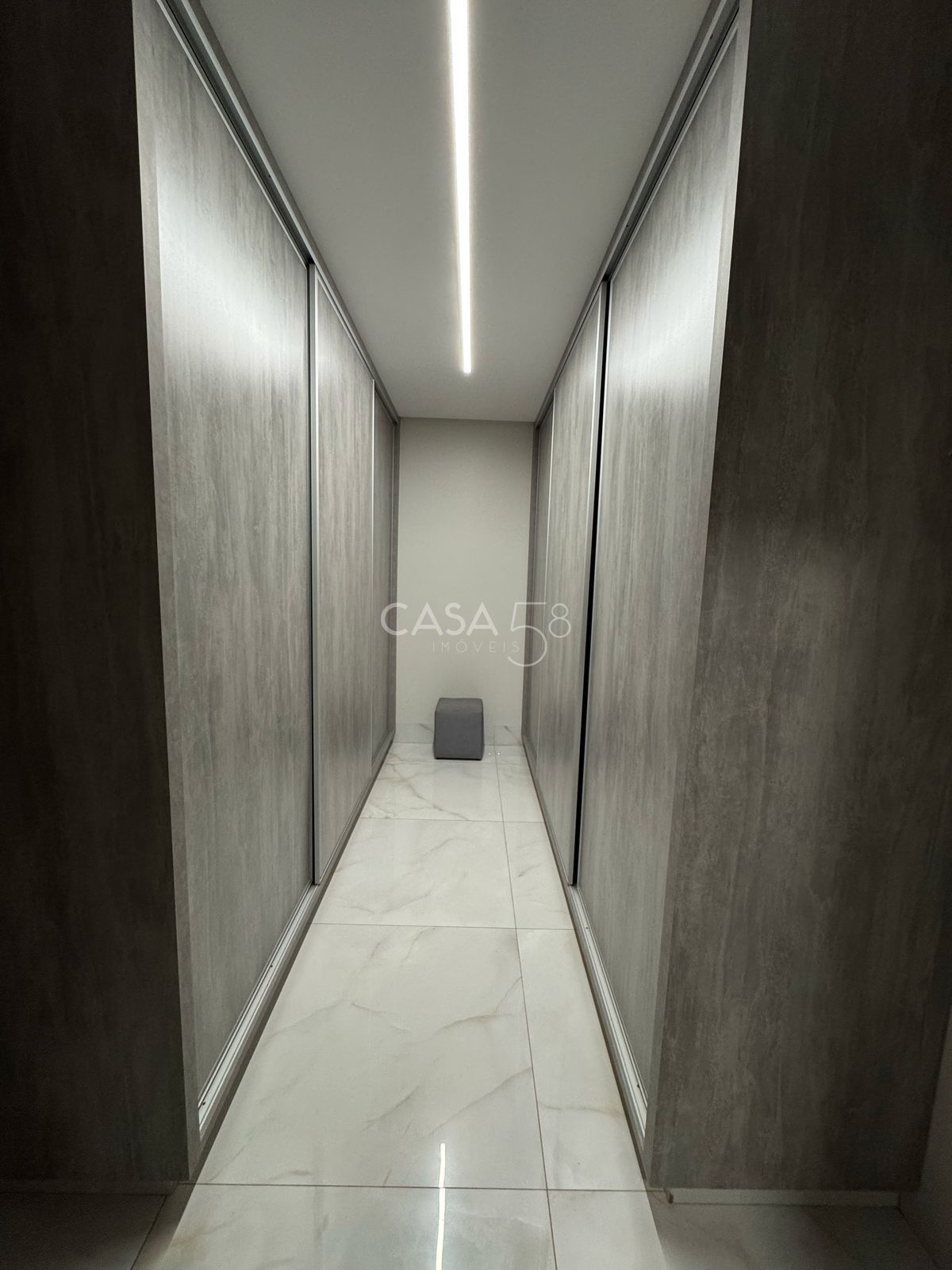 Sobrado de Alto Padrão à Venda no Jardins Barcelona - 4 Quartos, Piscina