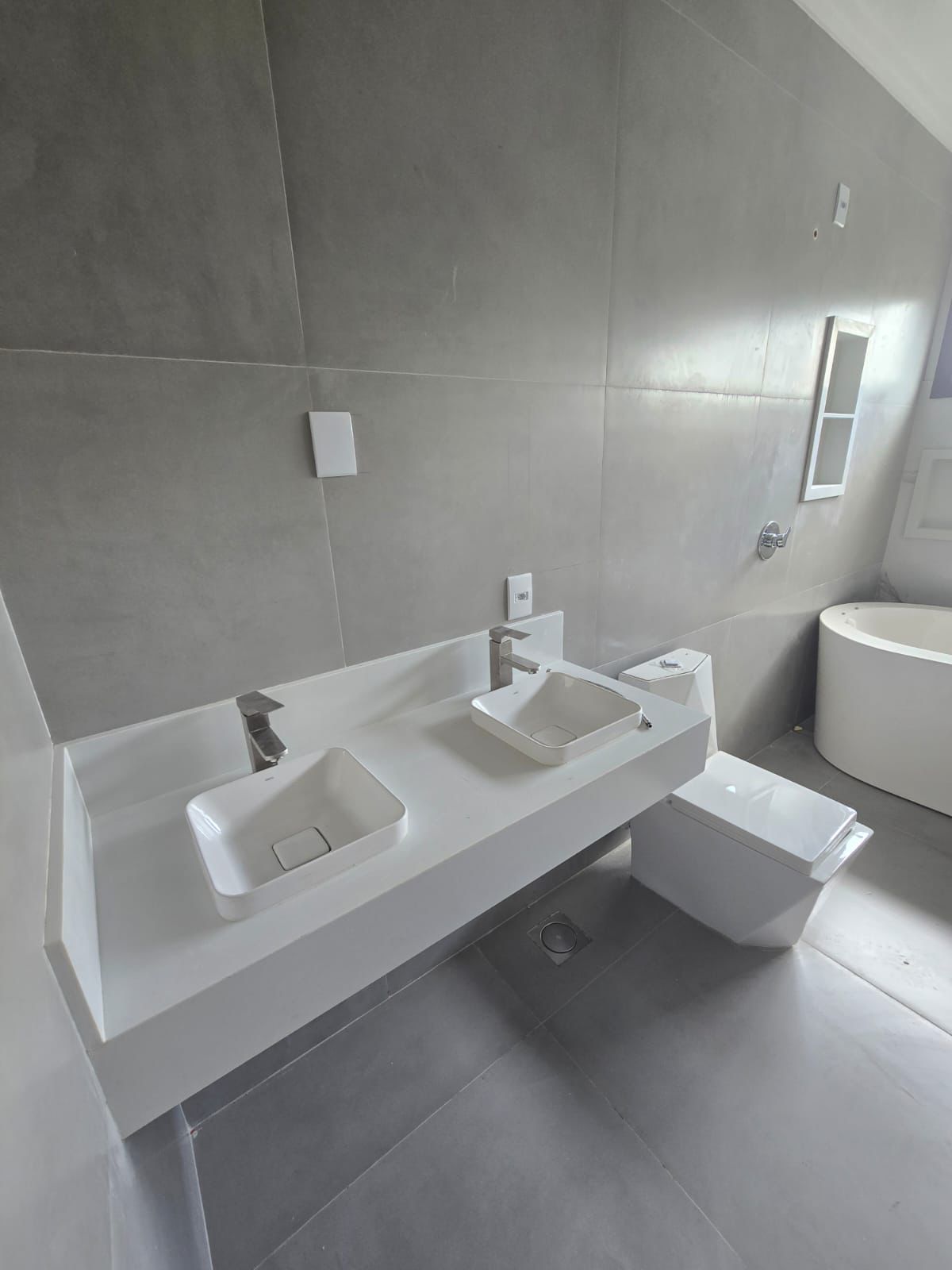 Casa Térrea de Alto Padrão no Condomínio Plateau D'or - 3 Suítes + Escritório