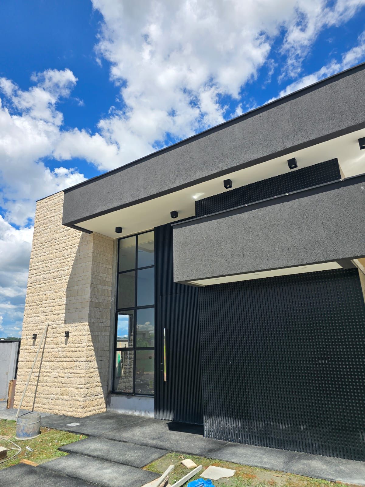 Casa Térrea de Alto Padrão no Condomínio Plateau D'or - 3 Suítes + Escritório