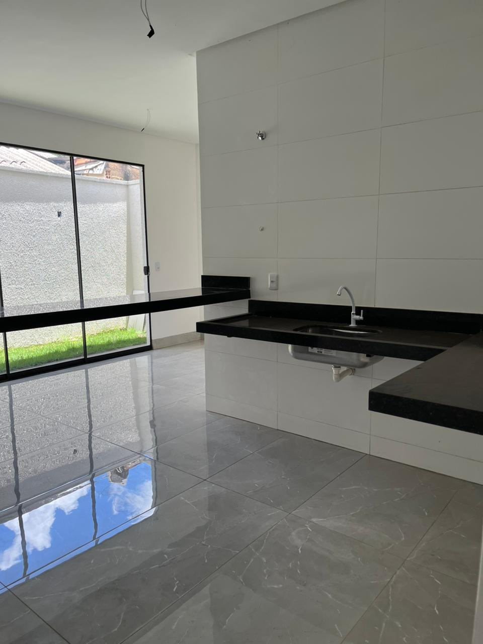 Casa Nova 3 Quartos com Suíte no Santa Maria - Garagem Coberta e Churrasqueira