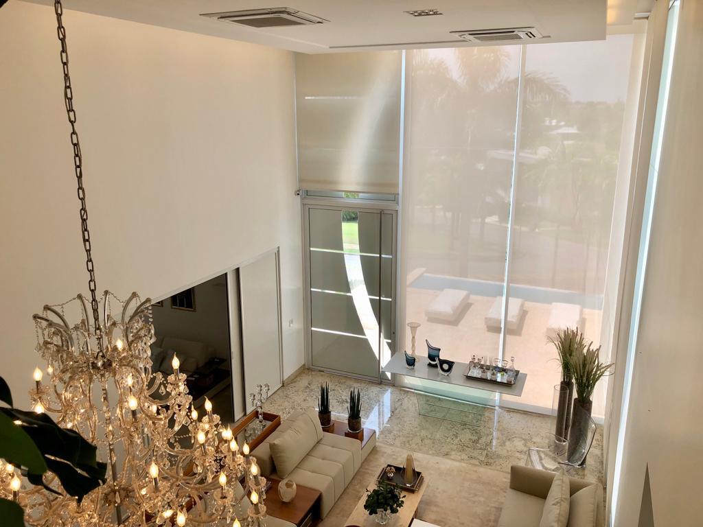 Casa de Alto Luxo no Alphaville Flamboyant - 5 Suítes com Piscina Borda Infinita