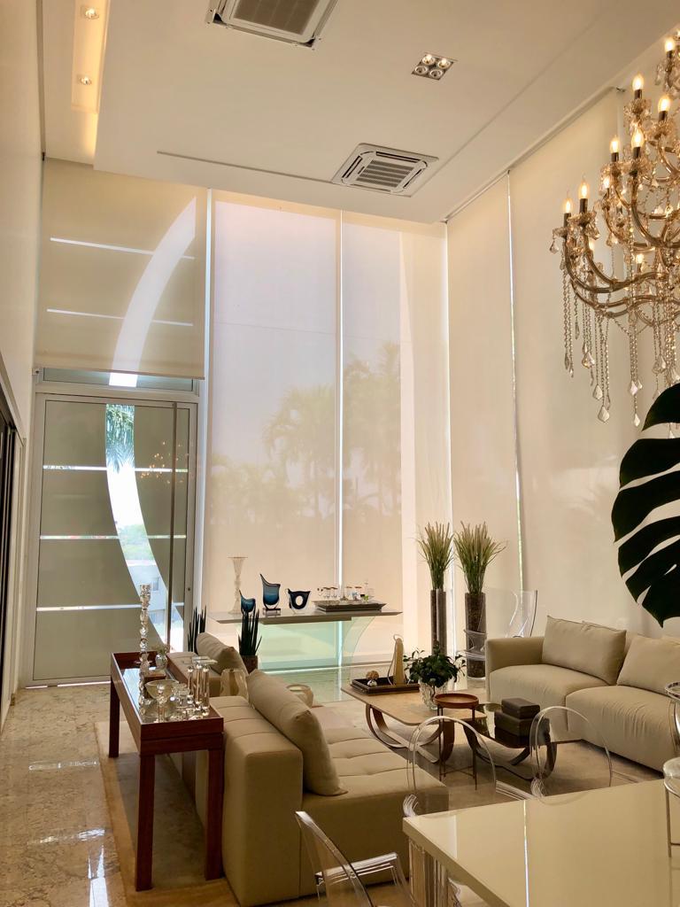 Casa de Alto Luxo no Alphaville Flamboyant - 5 Suítes com Piscina Borda Infinita